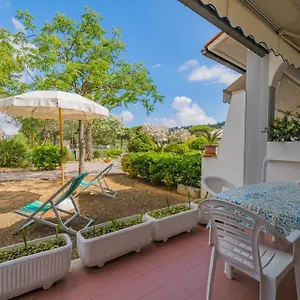 Baia Delle Grazie Aparthotel