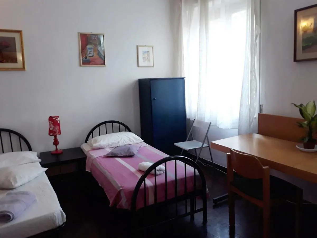 *** Affittacamere Hotel Bed In Siena Tognazza Italia
